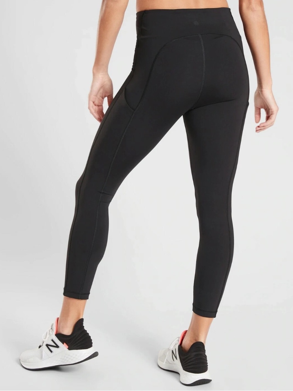 Athleta Ultimate Stash Pocket 7/8 Tight Black Athletic Leggings Size Small
